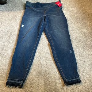 Spanx Distressed Skinny Jeans in Medium Wash- size XL, brand new